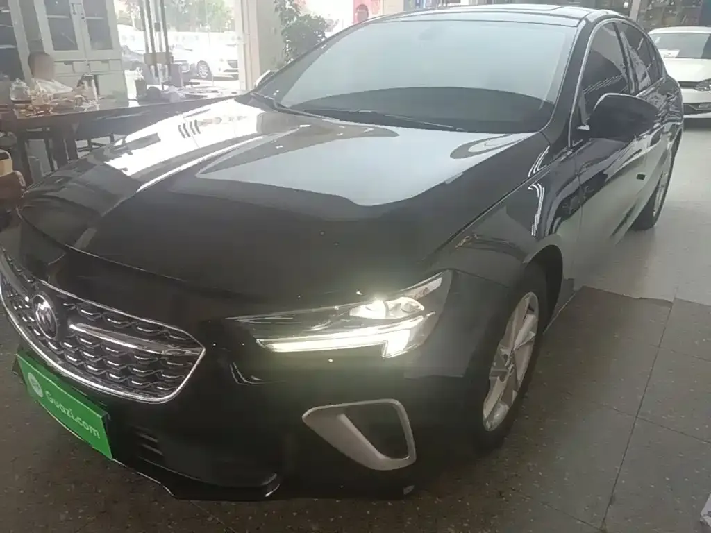 Buick Regal — фото 1