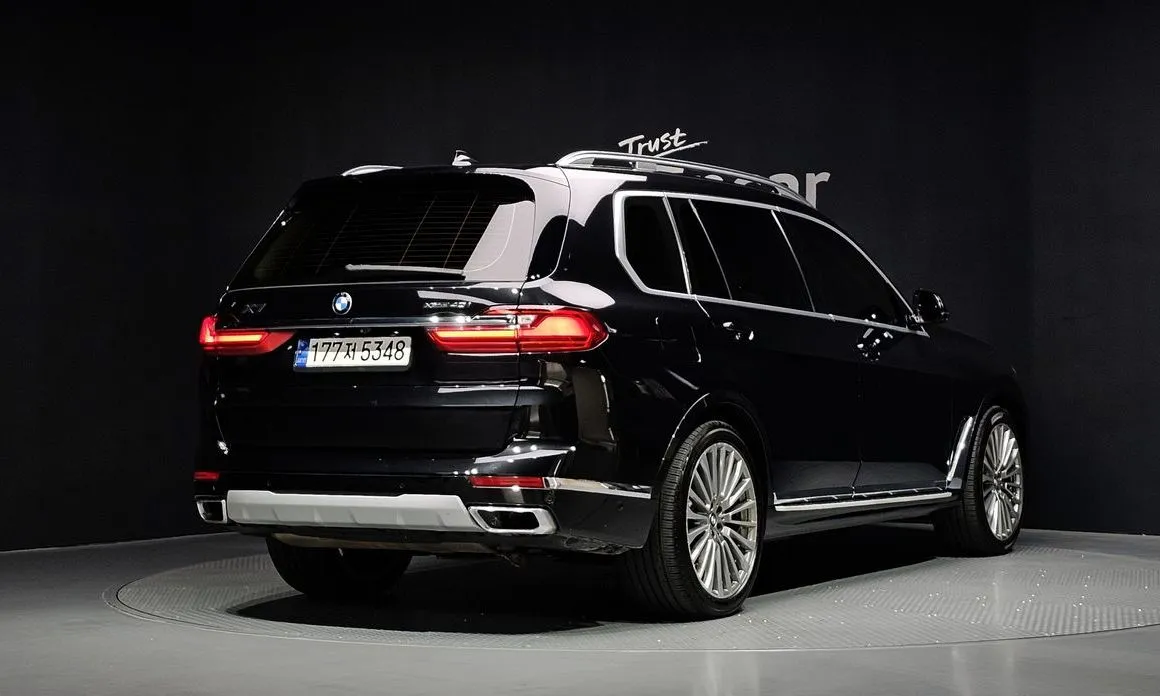 BMW X7 — фото 2