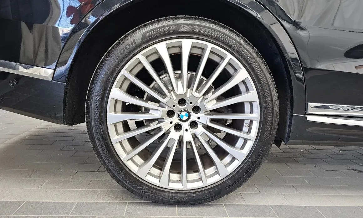 BMW X7 — фото 9