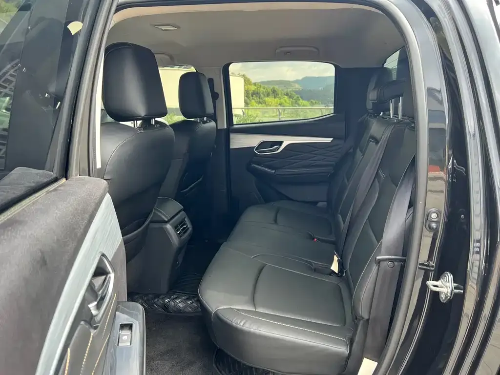 Isuzu D-MAX — фото 4