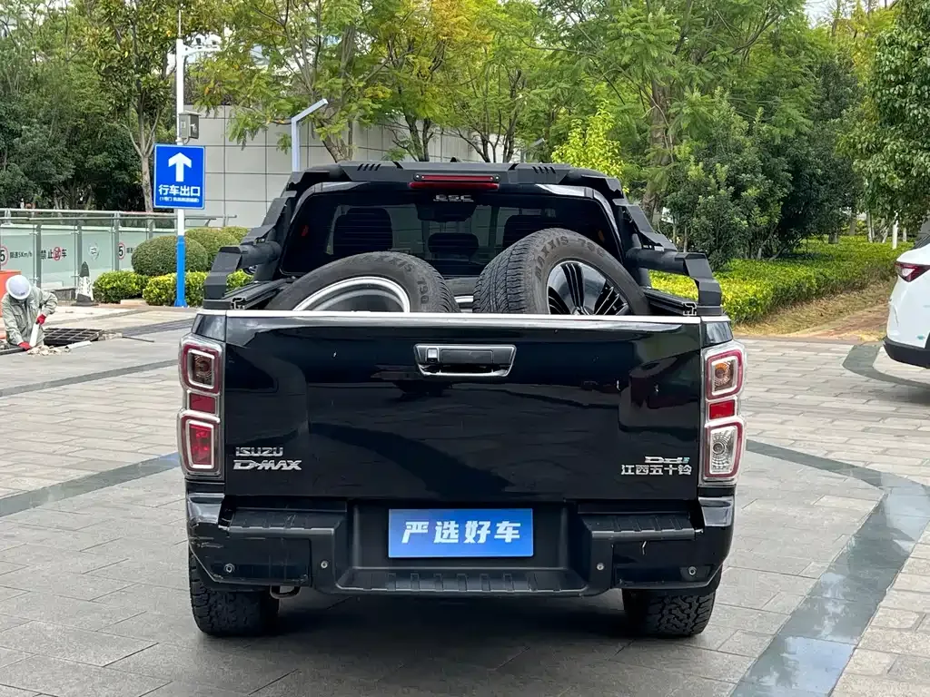 Isuzu D-MAX — фото 10