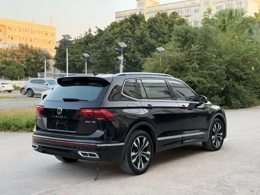Volkswagen Tiguan L — фото 8
