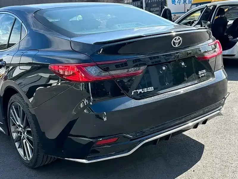 Toyota Camry — фото 5