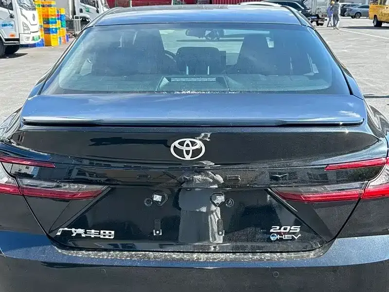 Toyota Camry — фото 4