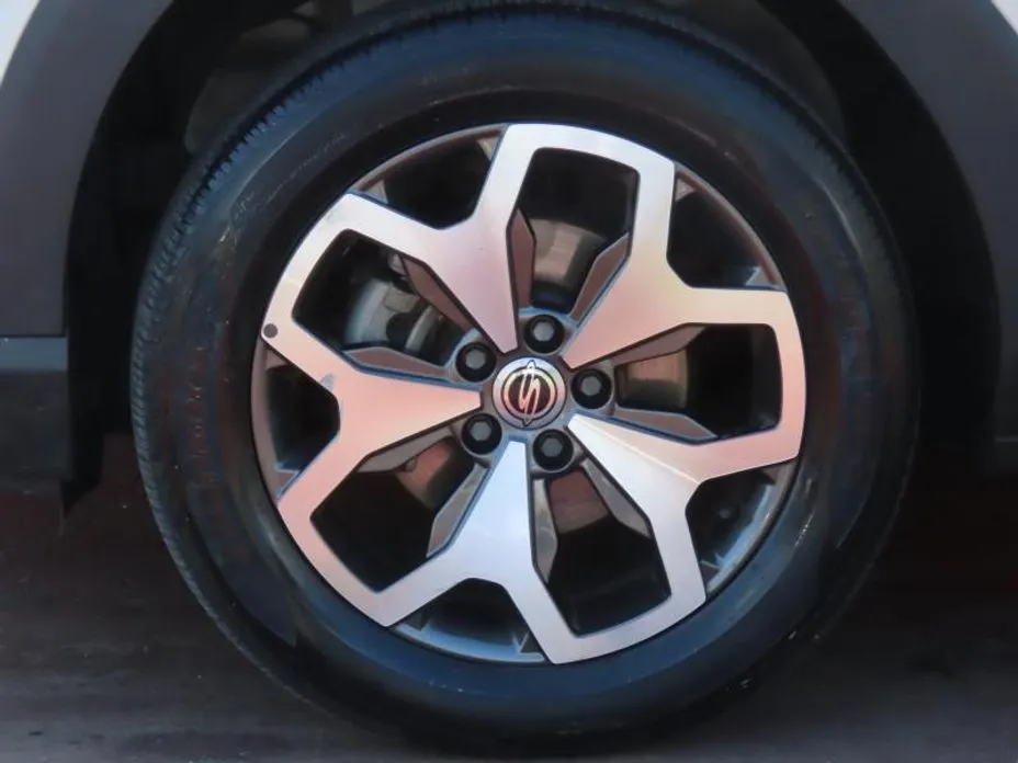 KG Mobility (Ssangyong) Torres — фото 9