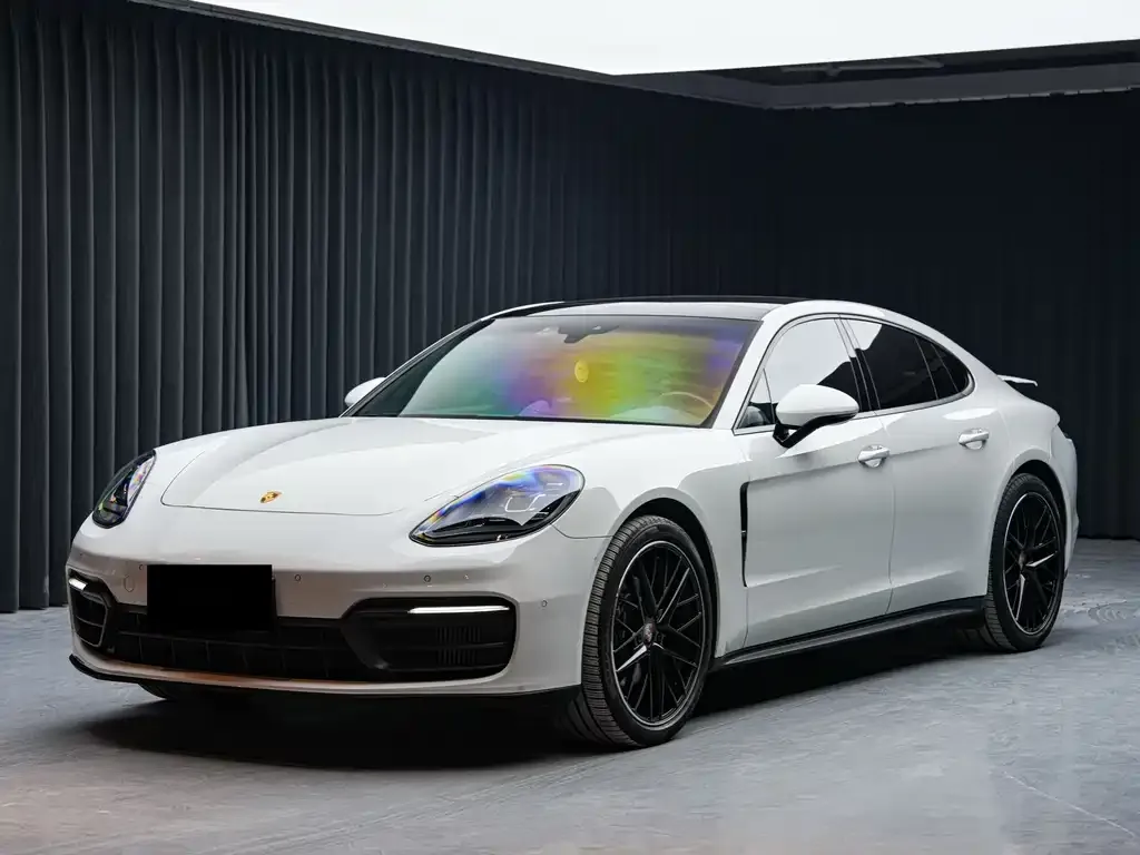 Porsche Panamera — фото 1