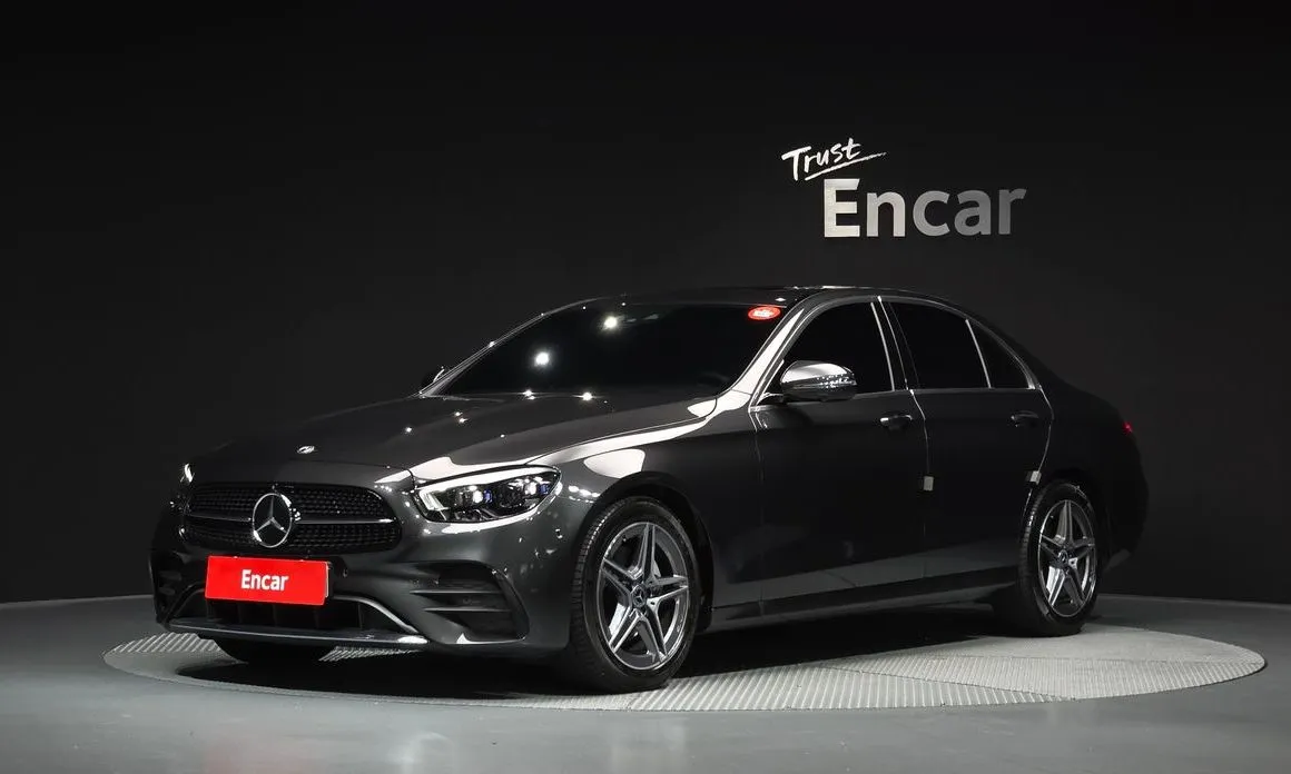 Mercedes-Benz E-Class — фото 1