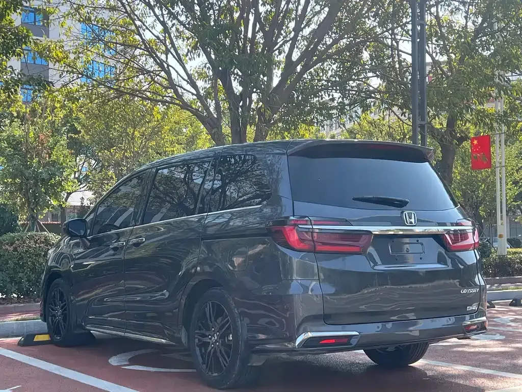 Honda Odyssey — фото 5