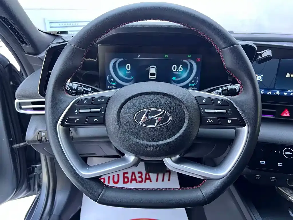 Hyundai Elantra — фото 9