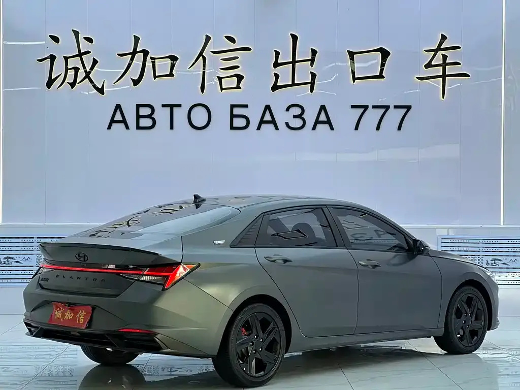 Hyundai Elantra — фото 3