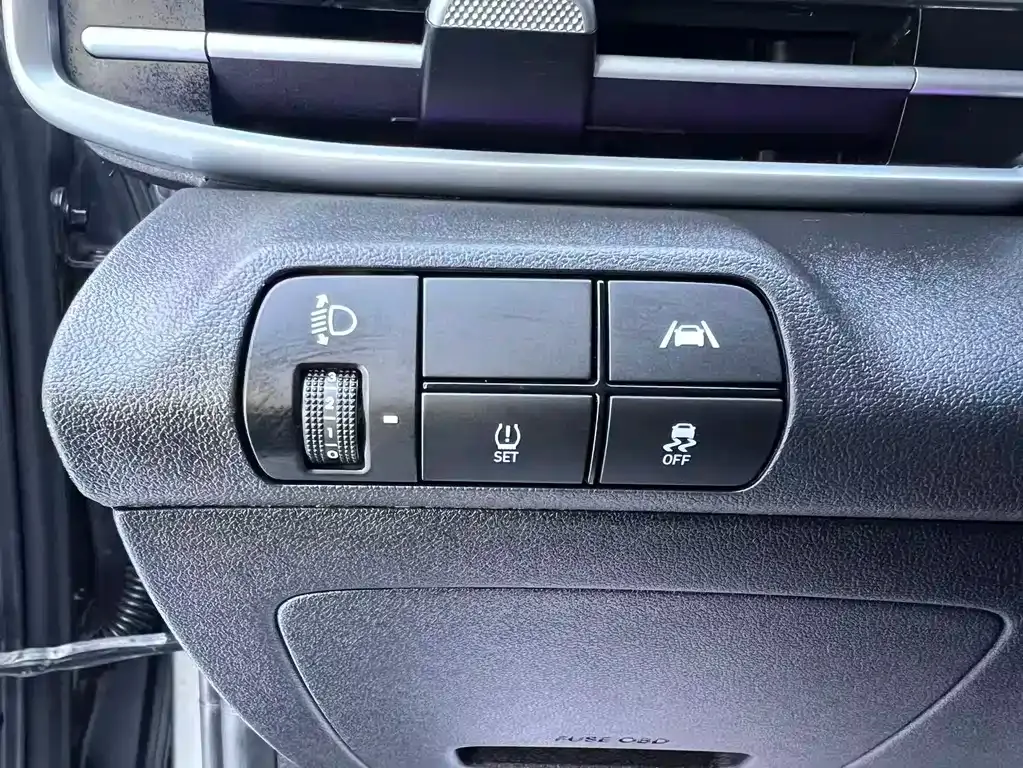 Hyundai Elantra — фото 8