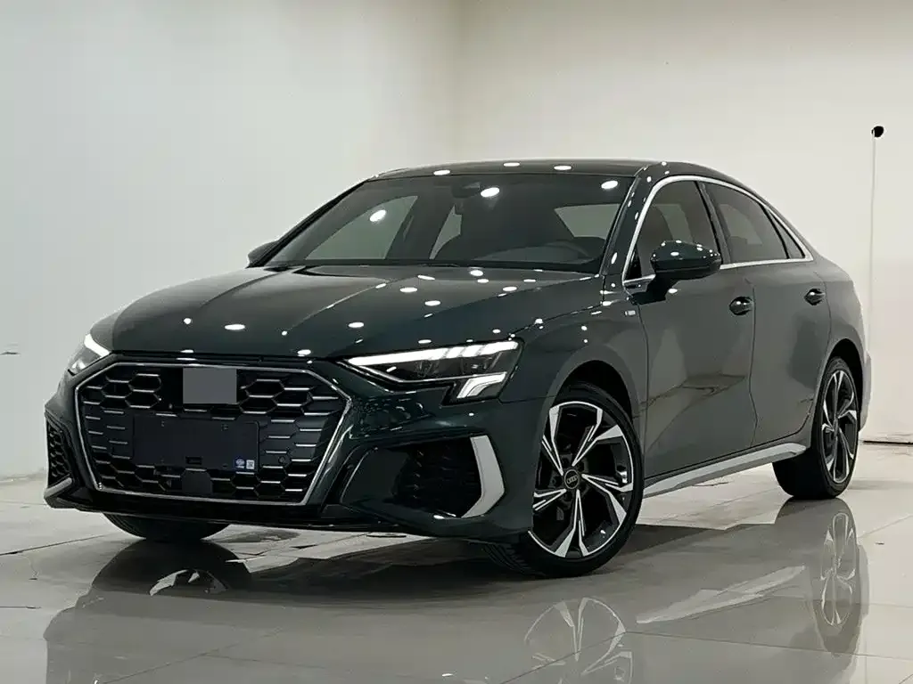 Audi A3 — фото 1