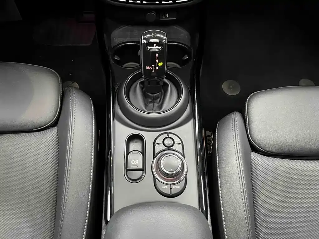 MINI Clubman — фото 8