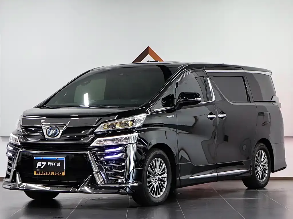 Toyota Vellfire — фото 1