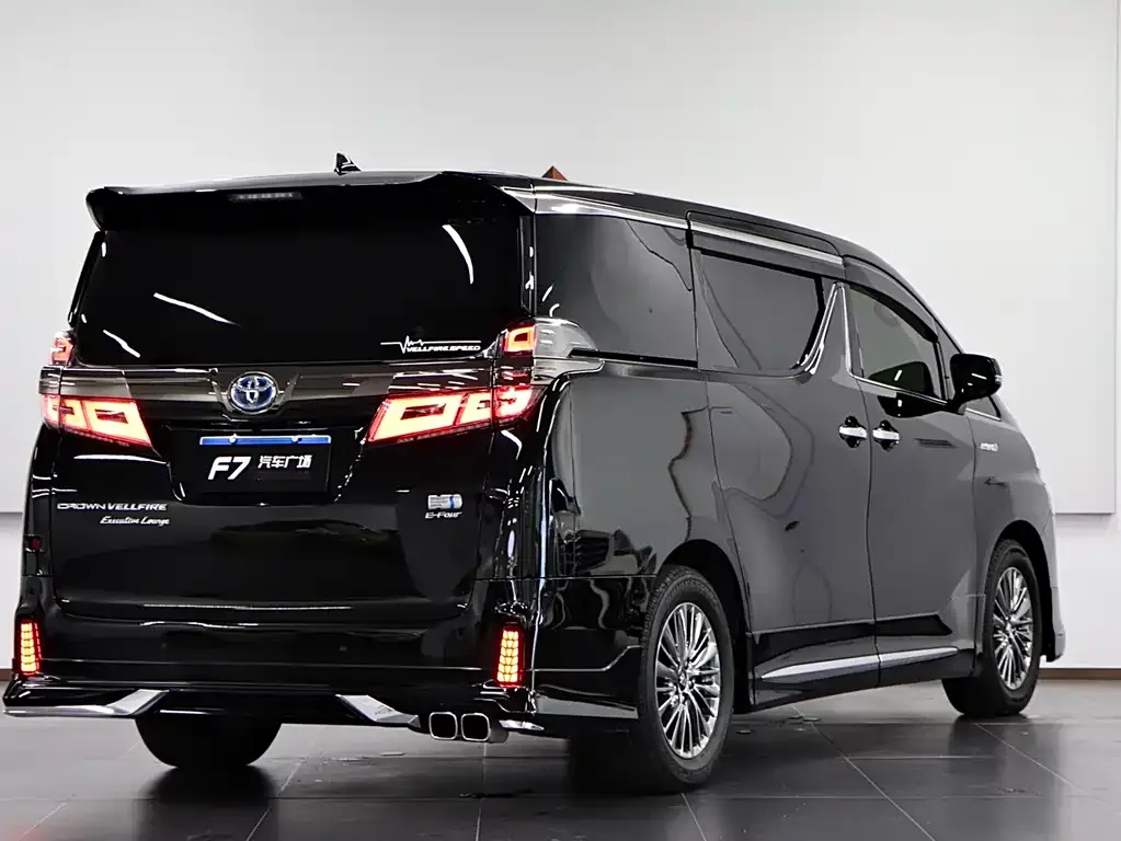Toyota Vellfire — фото 4