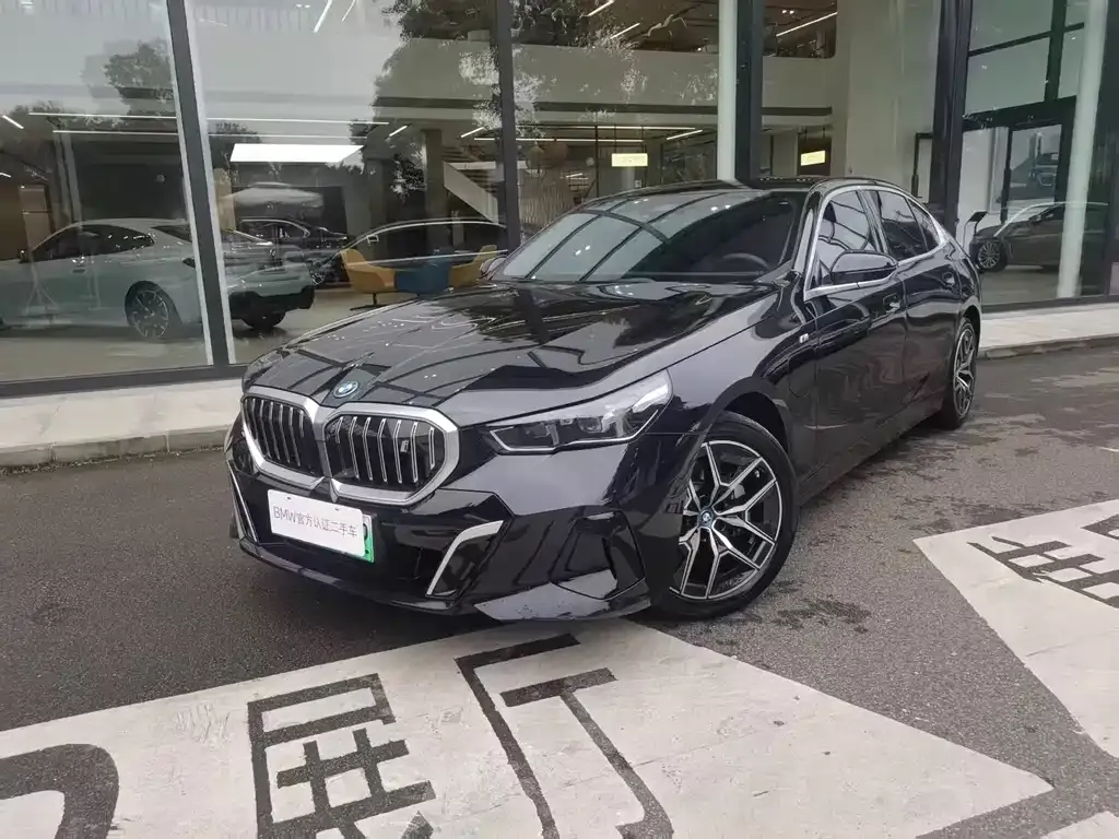 BMW i5 — фото 1