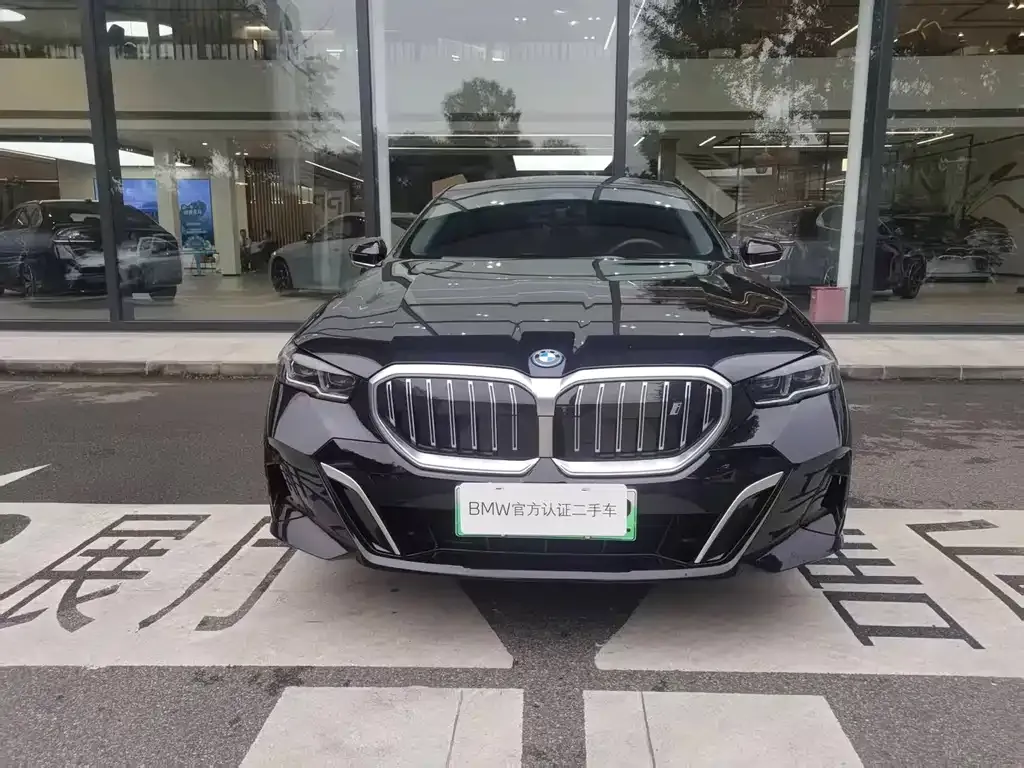 BMW i5 — фото 8