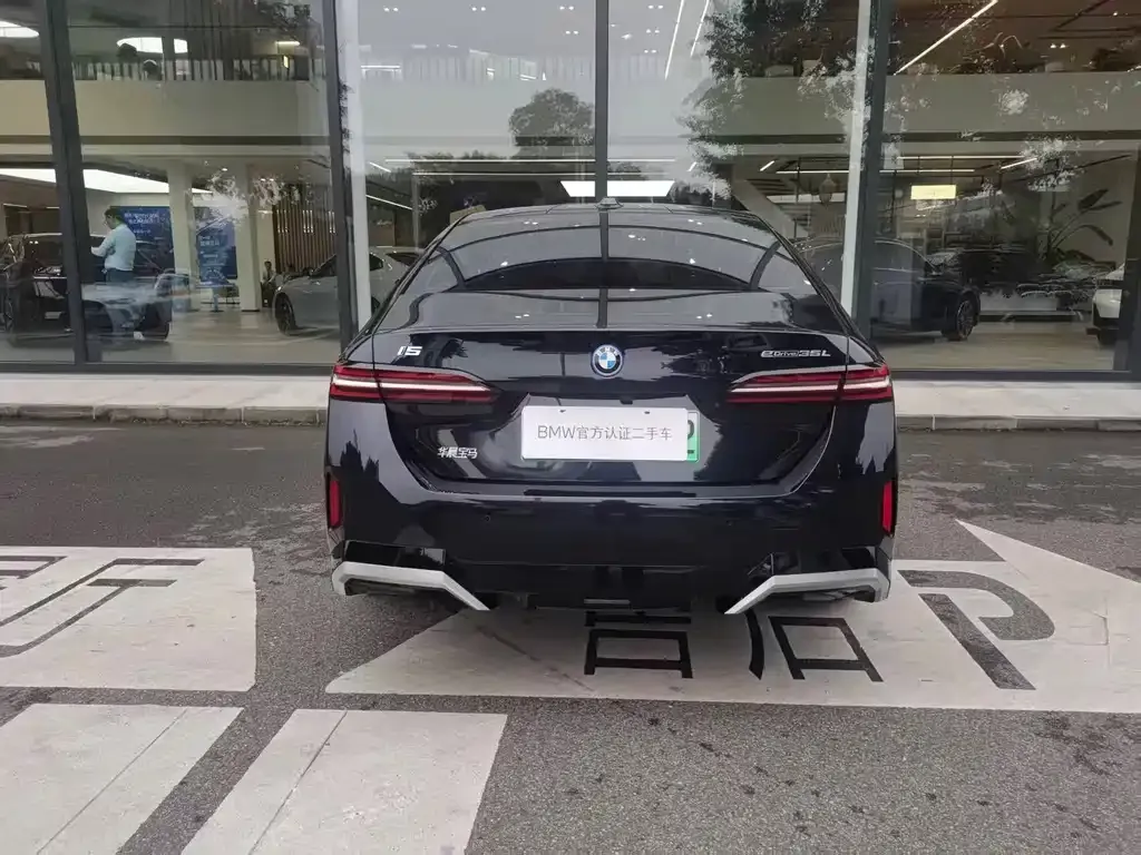 BMW i5 — фото 7