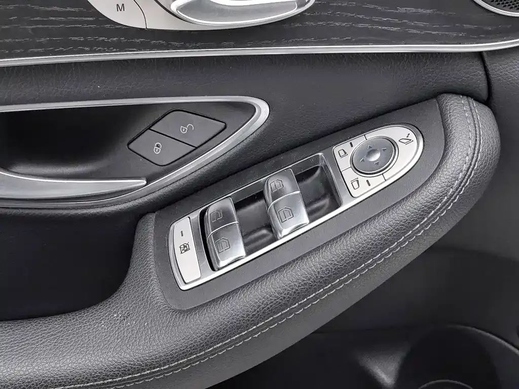 Mercedes-Benz C-Class — фото 10