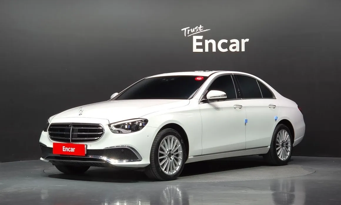 Mercedes-Benz E-Class — фото 1