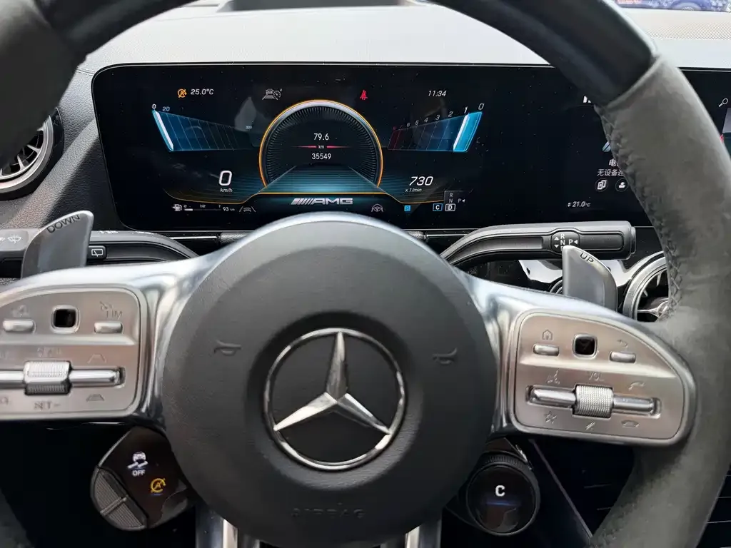 Mercedes-Benz GLA AMG — фото 10