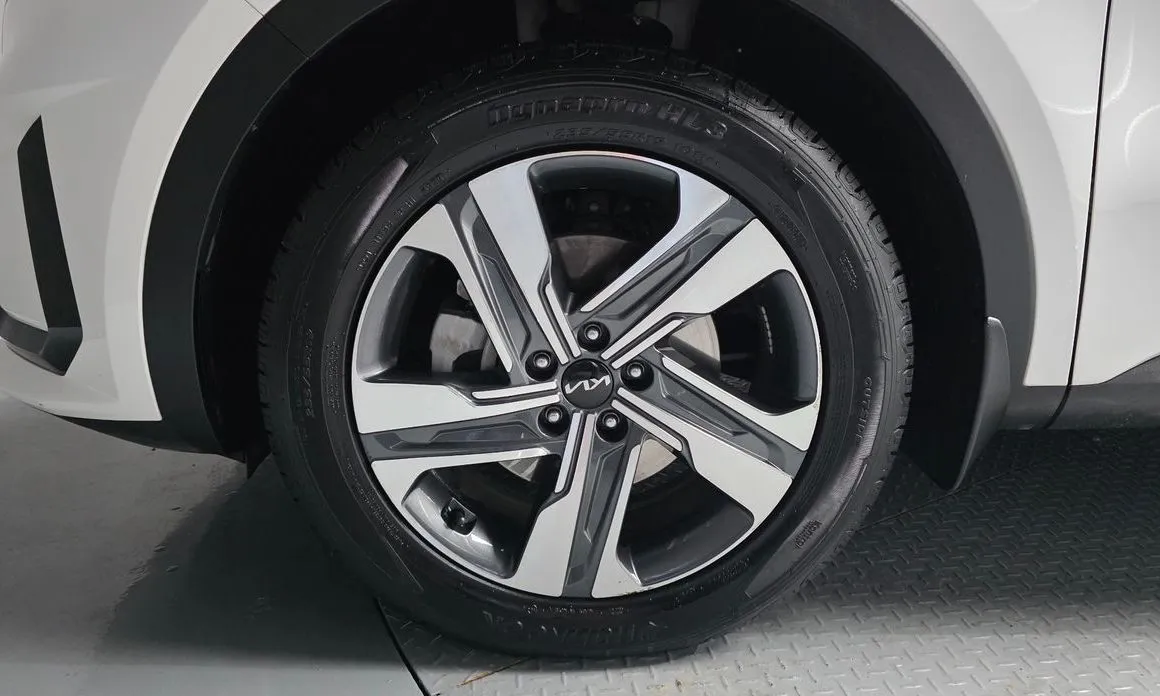Kia Sorento — фото 7