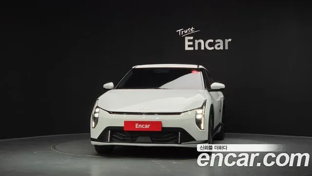 Kia EV4 — фото 3