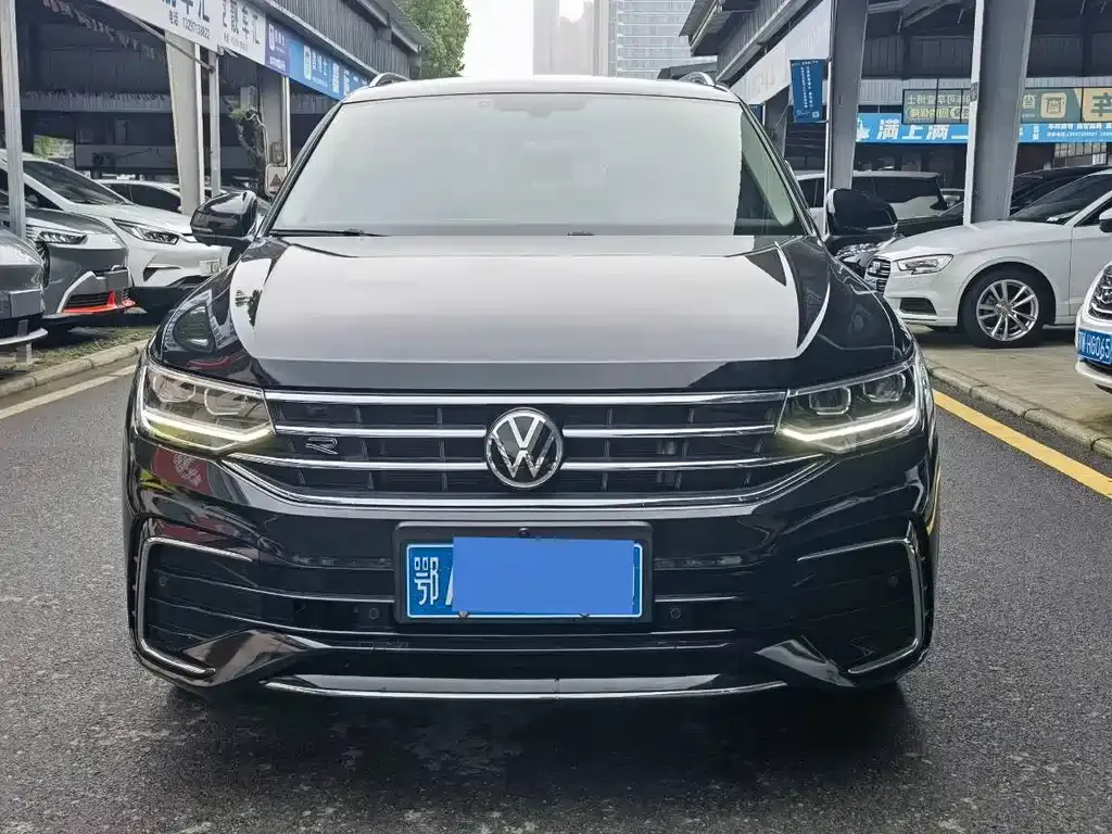 Volkswagen Tiguan L — фото 4