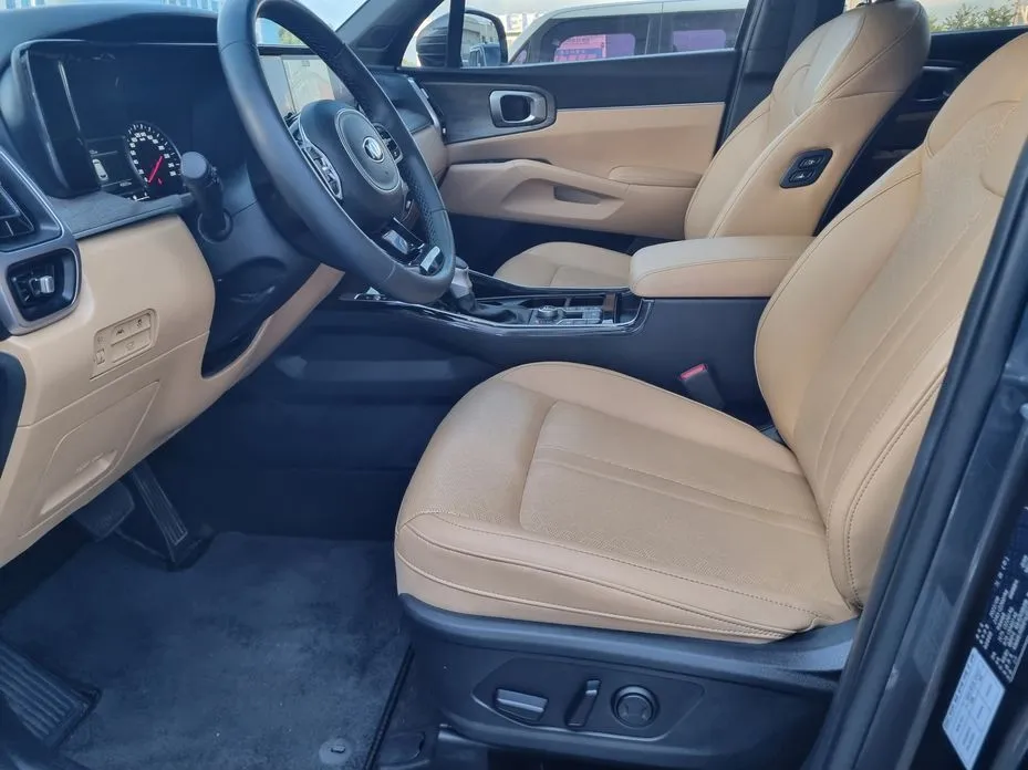 Kia Sorento — фото 9