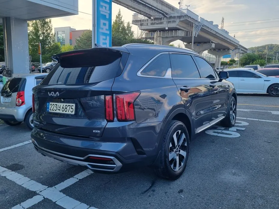 Kia Sorento — фото 7