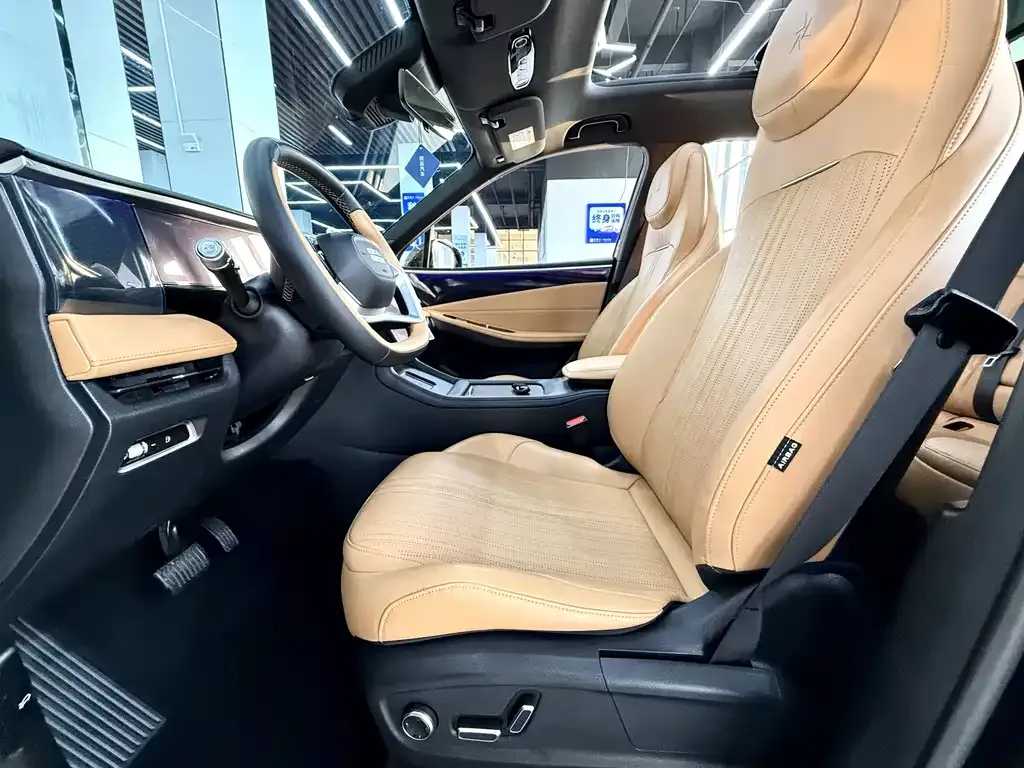 Geely Galaxy L7 — фото 10