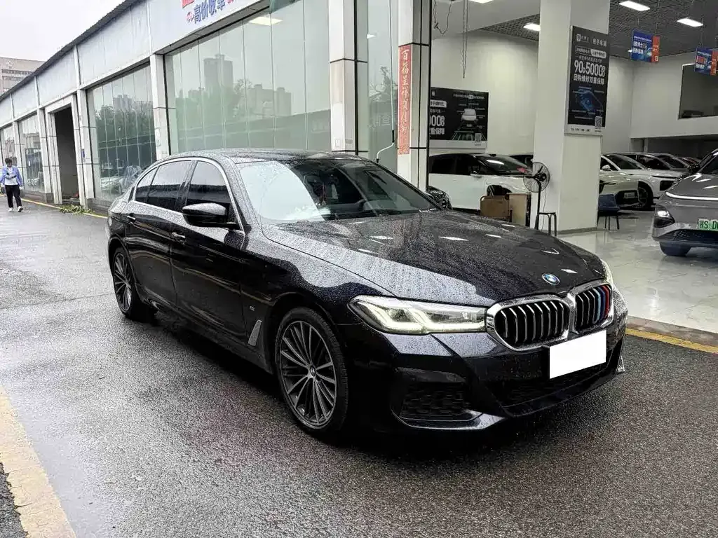 BMW 5 Series — фото 10