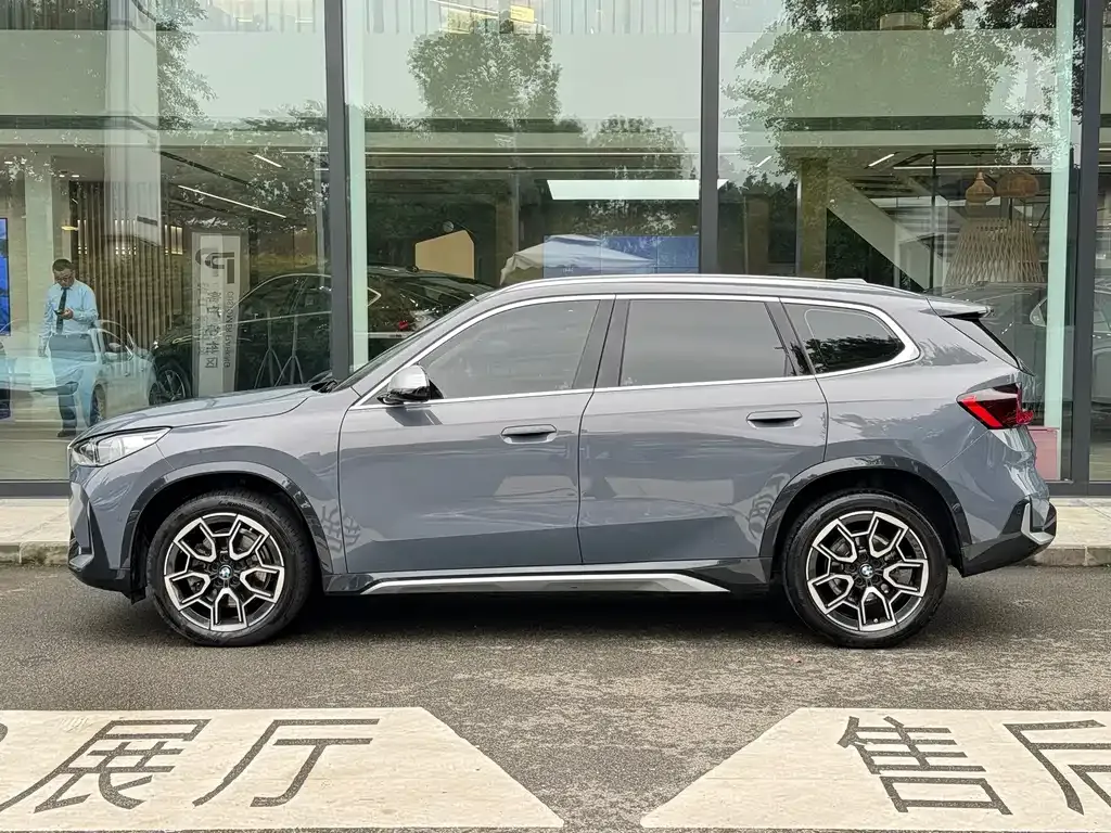 BMW X1 — фото 8