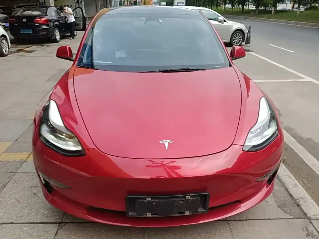 Tesla Model 3 — фото 8