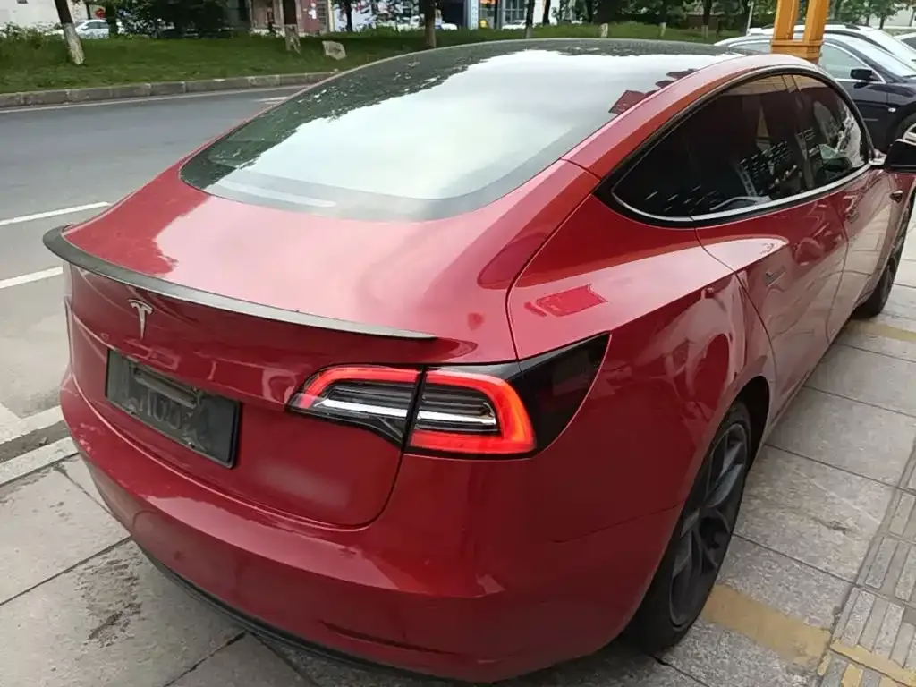 Tesla Model 3 — фото 5
