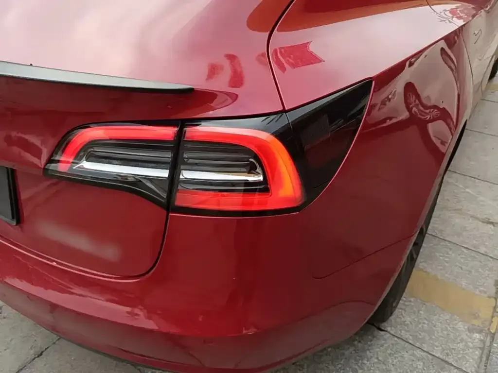Tesla Model 3 — фото 7
