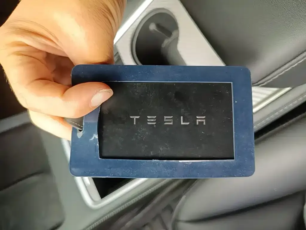 Tesla Model 3 — фото 6