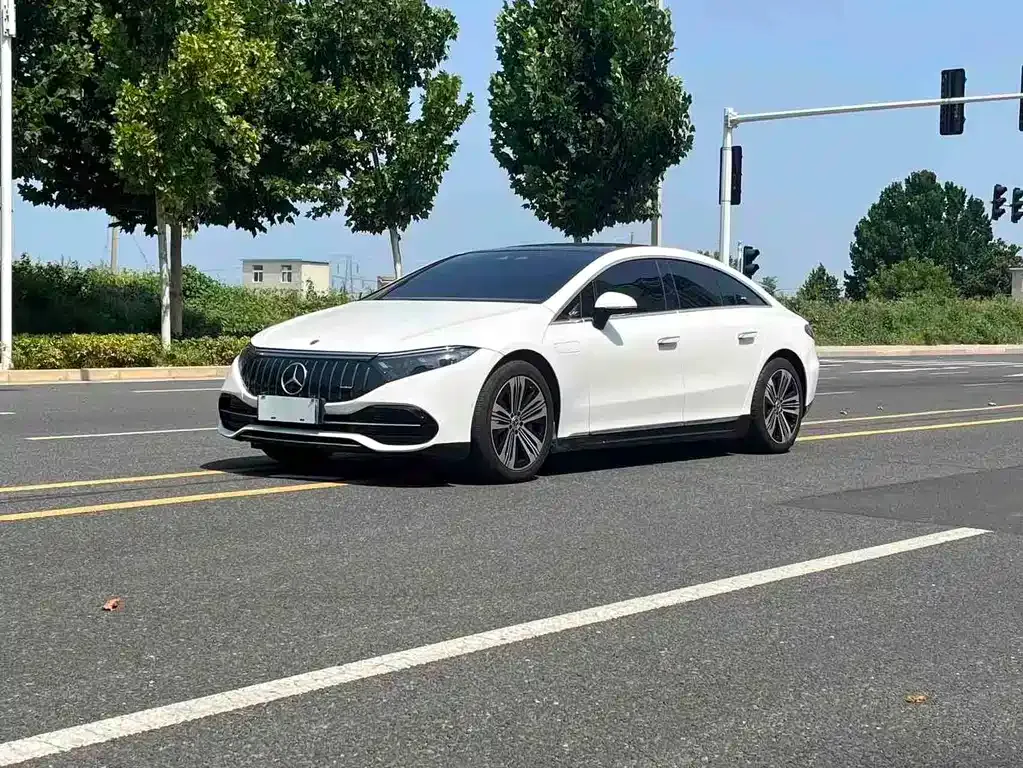 Mercedes-Benz EQS — фото 1