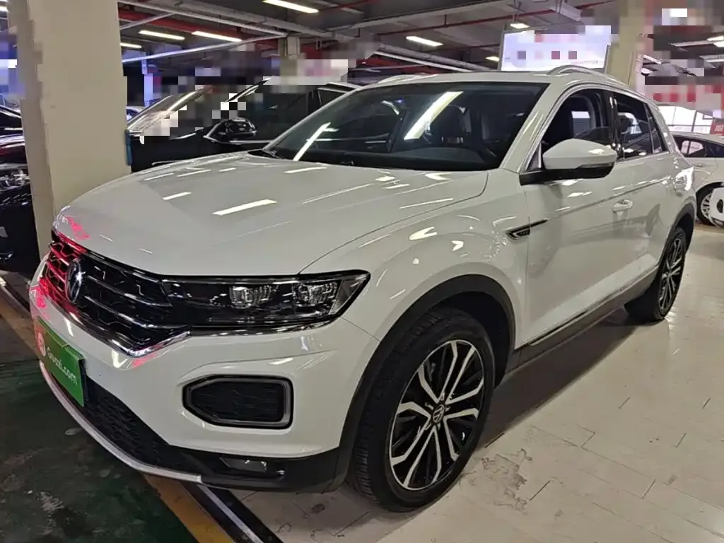 Volkswagen T-Roc — фото 10