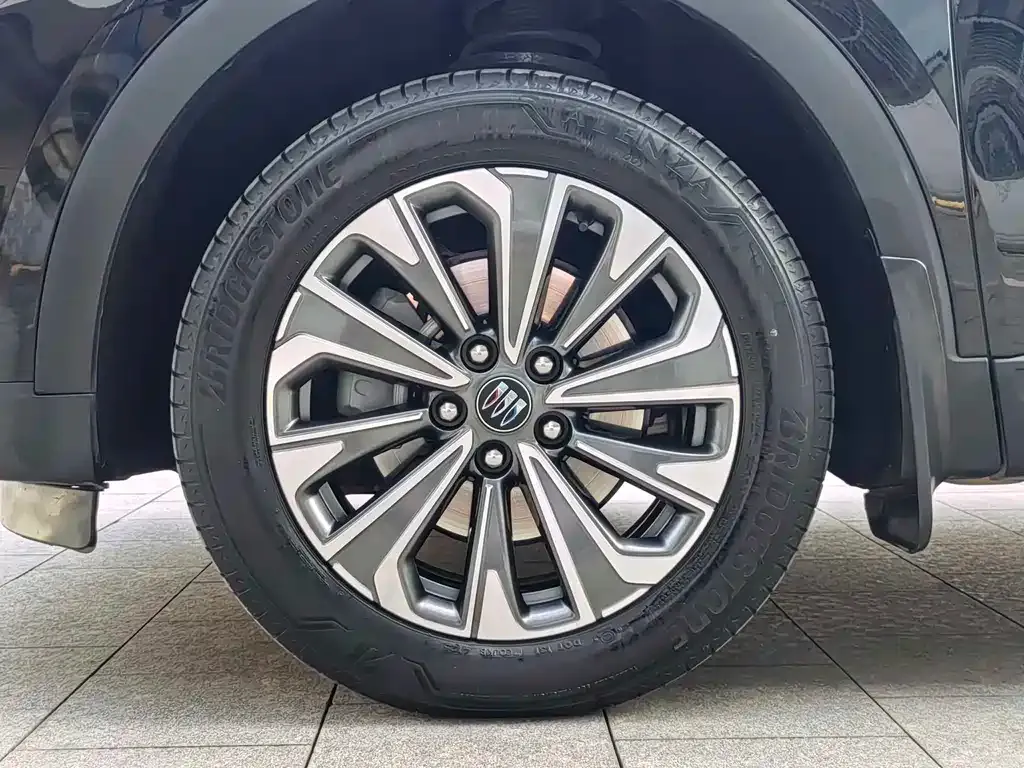 Buick Envision Plus — фото 2