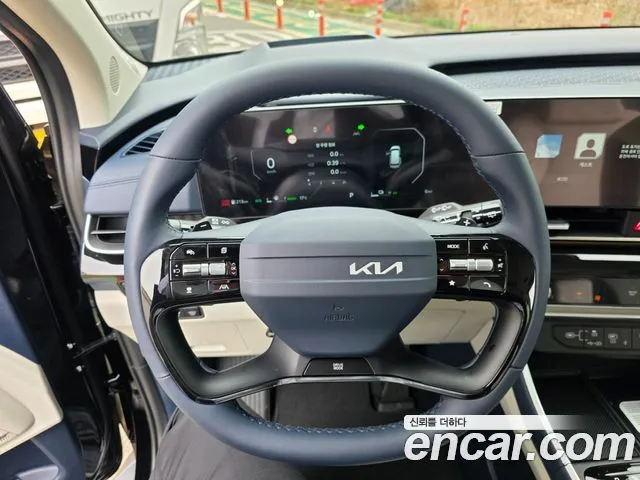 Kia Carnival — фото 10