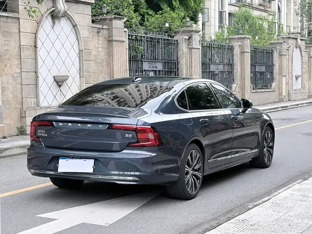 Volvo S90 — фото 8