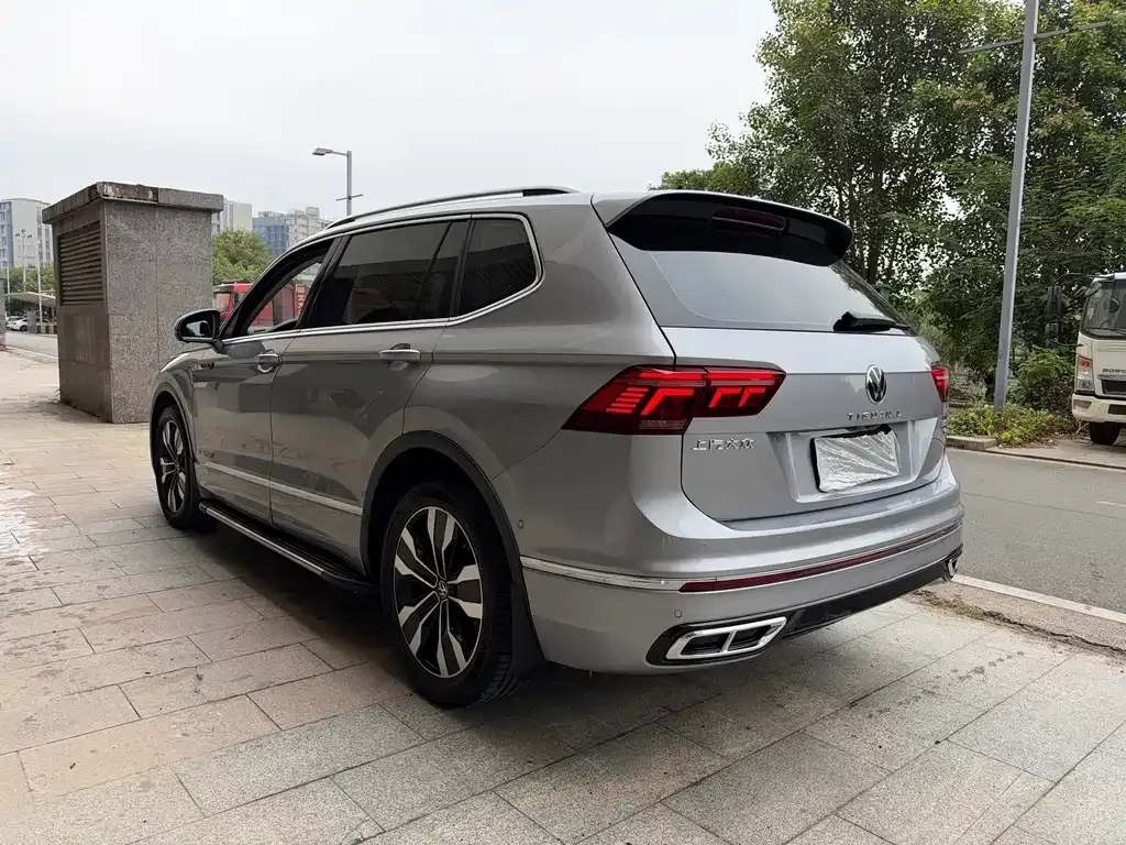 Volkswagen Tiguan L — фото 3