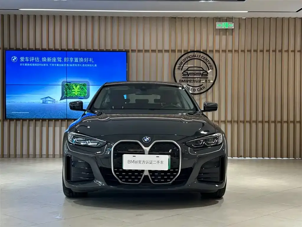 BMW i4 — фото 3