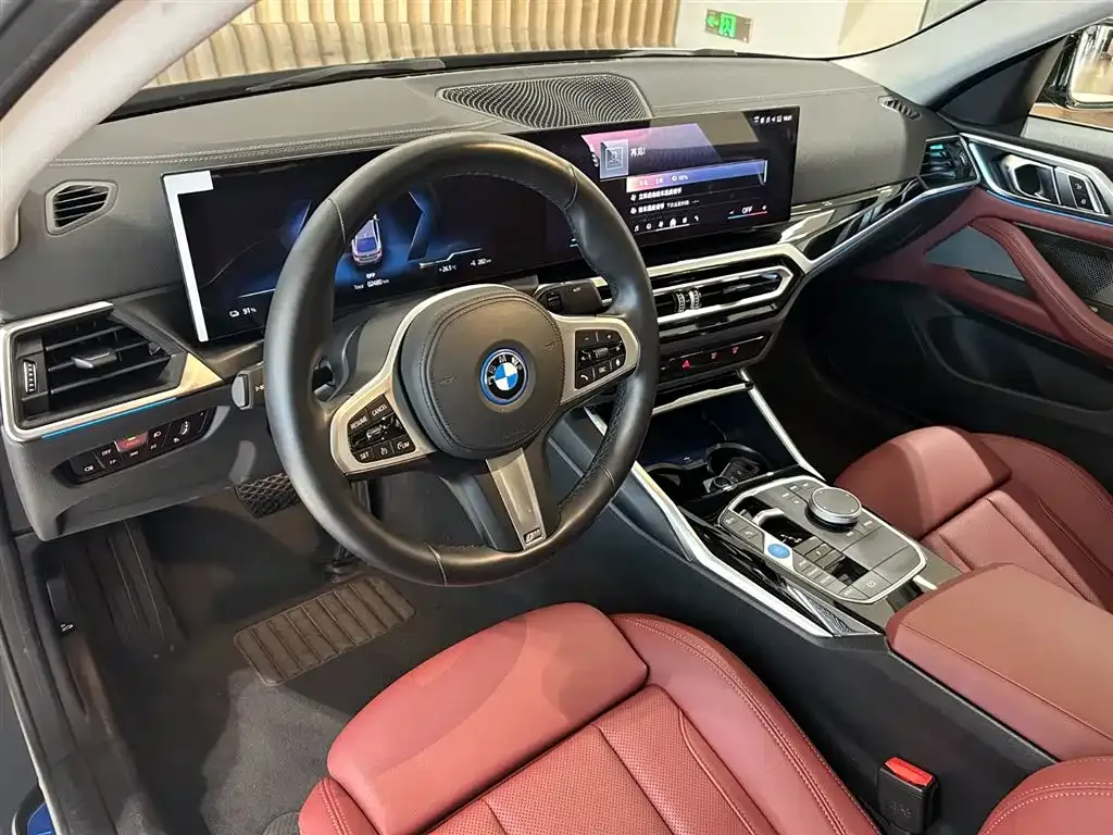 BMW i4 — фото 9
