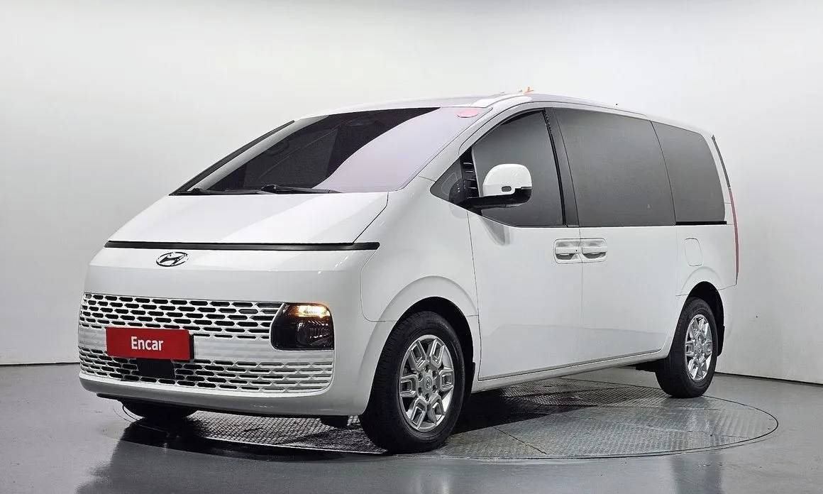 Hyundai Staria — фото 1