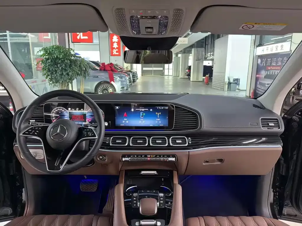 Mercedes-Benz GLS — фото 10