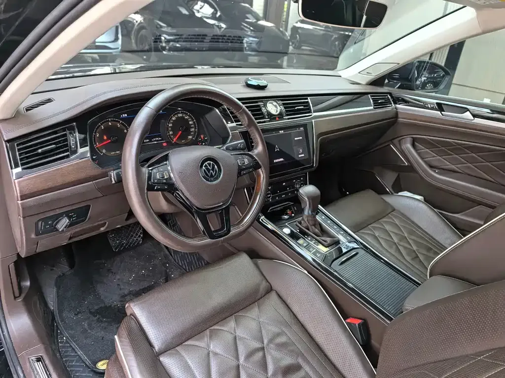 Volkswagen Phideon — фото 3