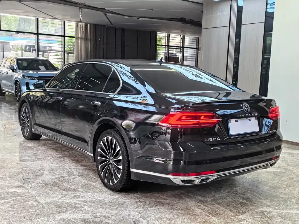 Volkswagen Phideon — фото 9