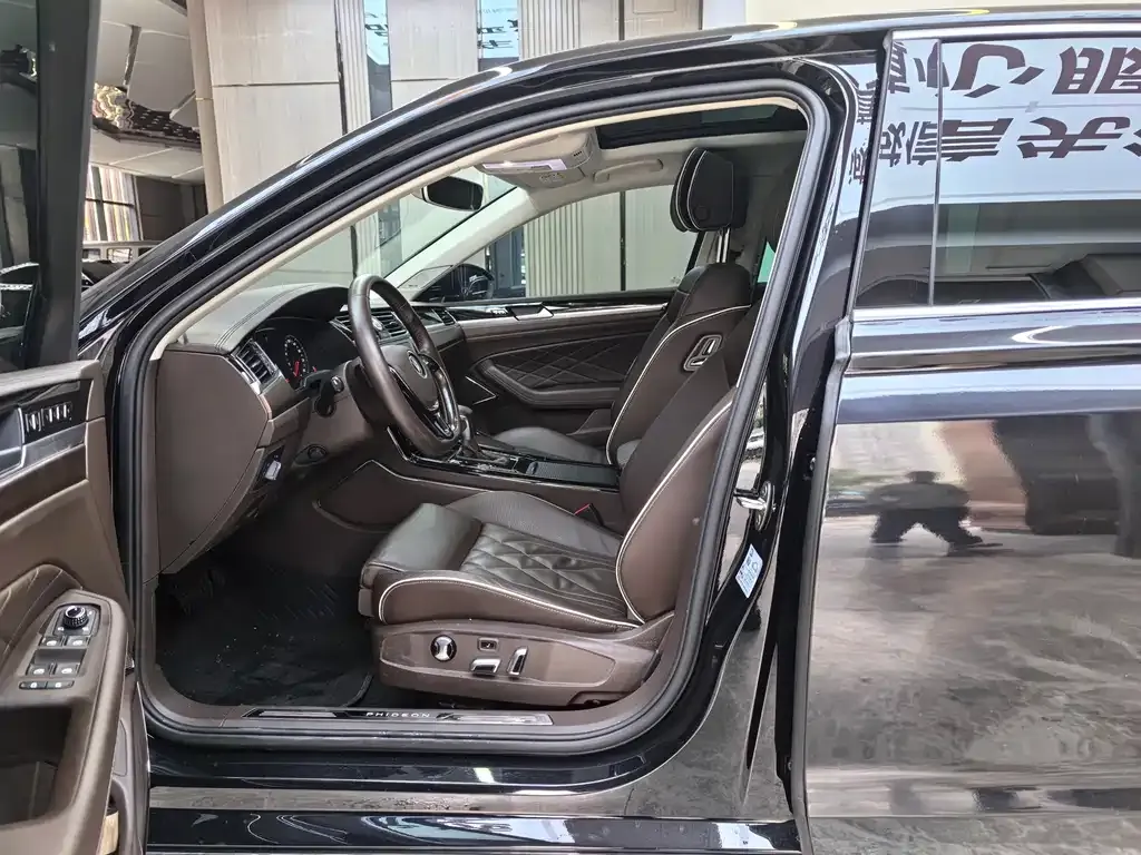 Volkswagen Phideon — фото 6